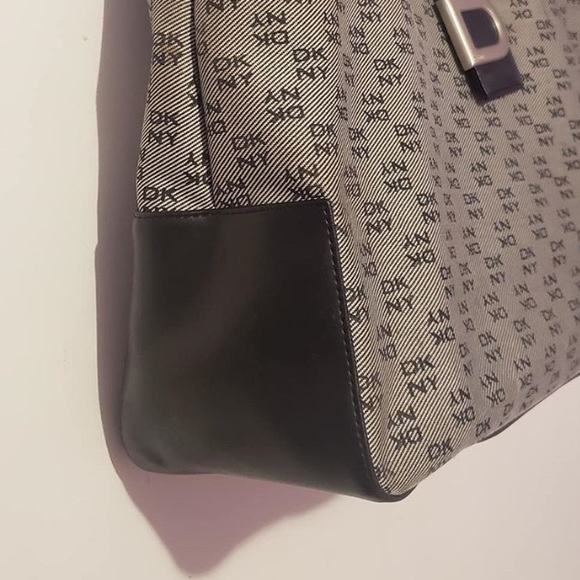 πΈDKNY Grey & Black Printed Logo Monogram Hand Bag - Picture 3 of 8